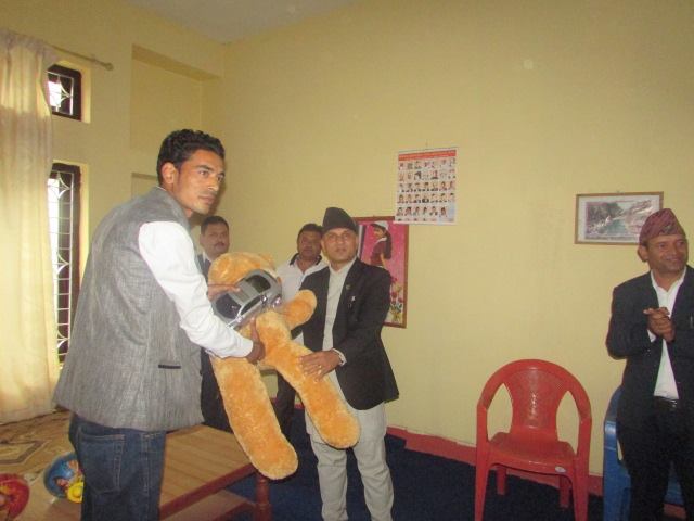 वाल ईजालसको लागि अदालतलाई सामाग्री हस्तान्तरण